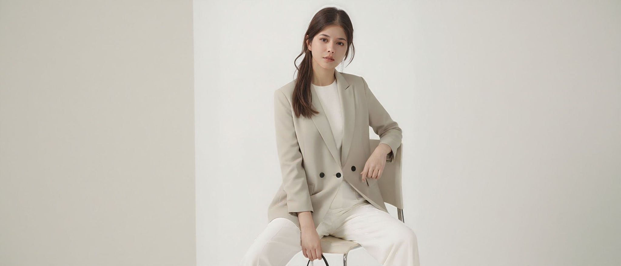VINTAGE CHIC BLAZER COAT: VINTAGE CHARM, MODERN CONFIDENCE