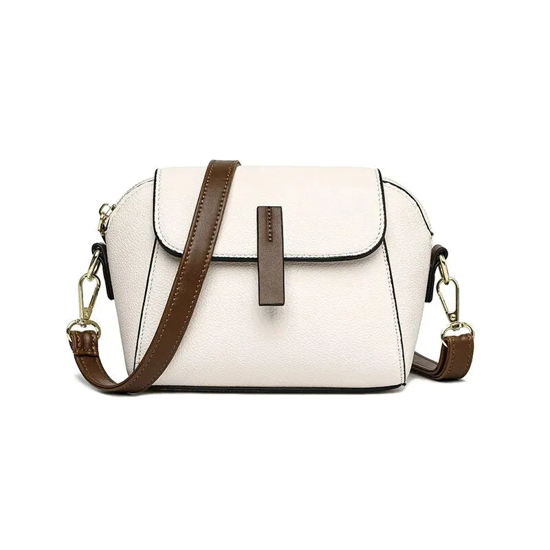 Chic everyday crossbody bag in beige leather