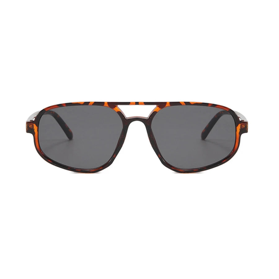 Model wearing Retro Shades in vintage style and Retro Double Bridge Shades