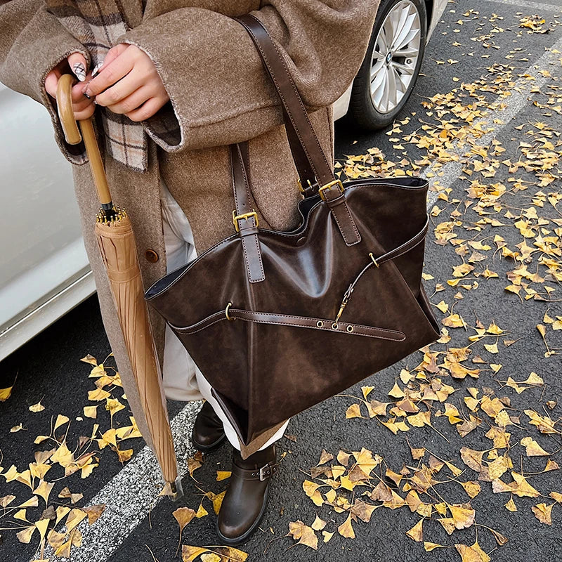 woman hold Retro Luxe Winter Tote